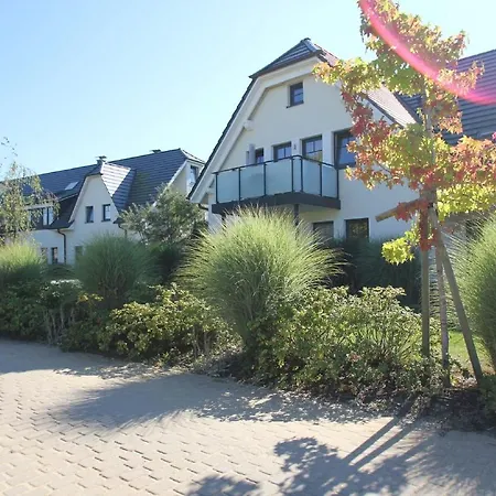Strandnahe Rex Rugia: Seaside Retreat With Terrace And Access Lobbe