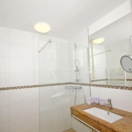 Strandresort Rex Rugia Ferienwohnung 10-3 Mit Sauna- Und Schwimmbadnutzung Im Ahoi Sellin Apartmán *